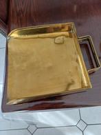 Oud geel koperen vuilblik, Ophalen