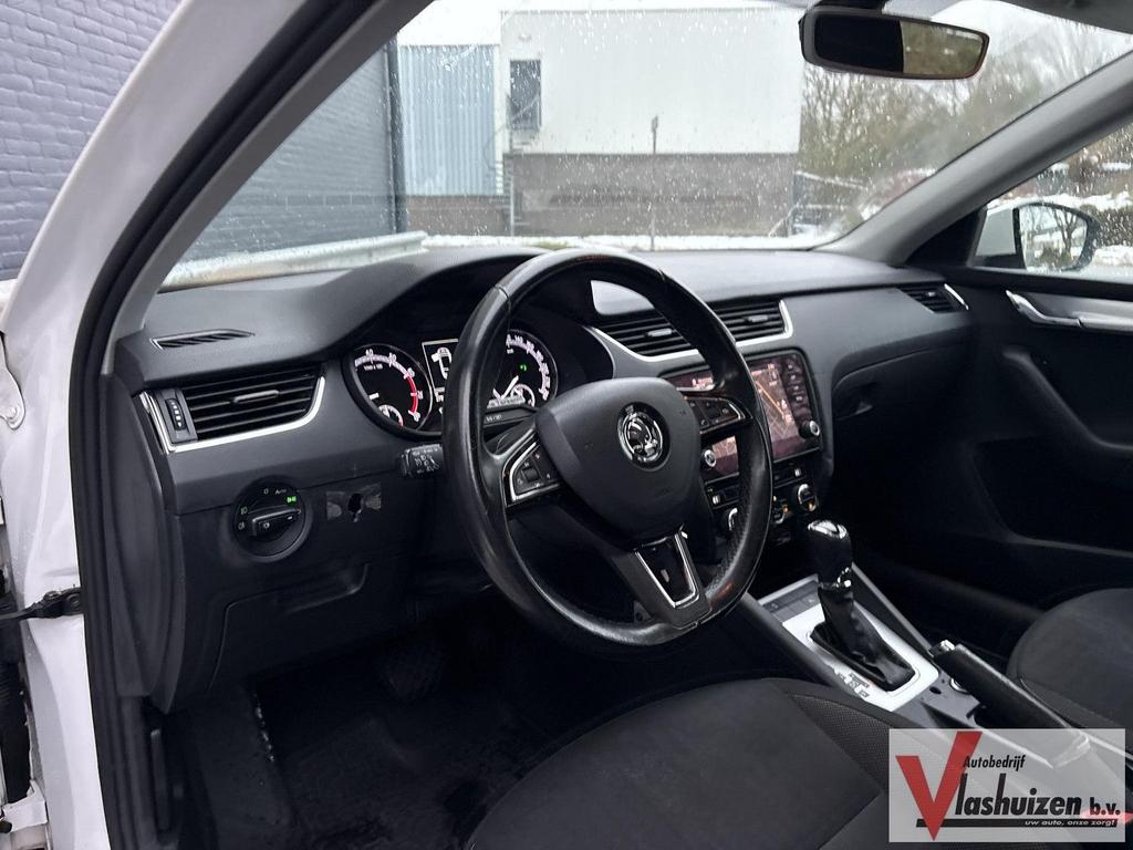 Skoda Octavia Combi 1.0 TSI Greentech Ambition Business | €, Auto's, Skoda, Automaat, Zwart, Wit, Bedrijf