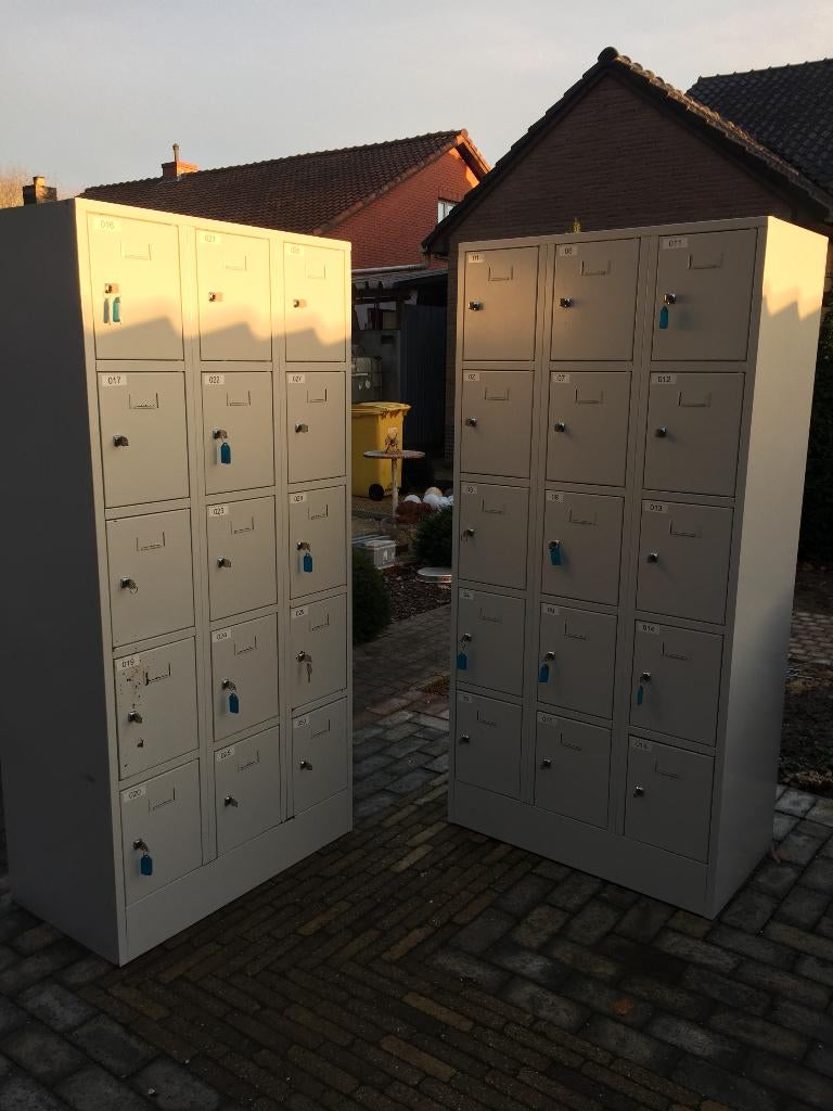 Stevige 15 - deurs lockers - lockerkasten - vakkenkasten, Huis en Inrichting, Ophalen, Gebruikt, Minder dan 150 cm, Metaal