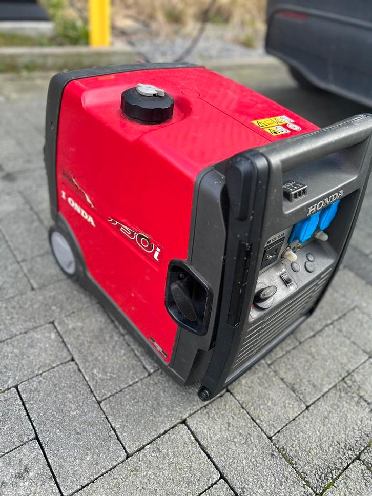 Honda eu30i (stil), Doe-het-zelf en Bouw, Aggregaten, Gebruikt, Benzine, Minder dan 5 kVA, Elektrisch startend, Geluidgedempt