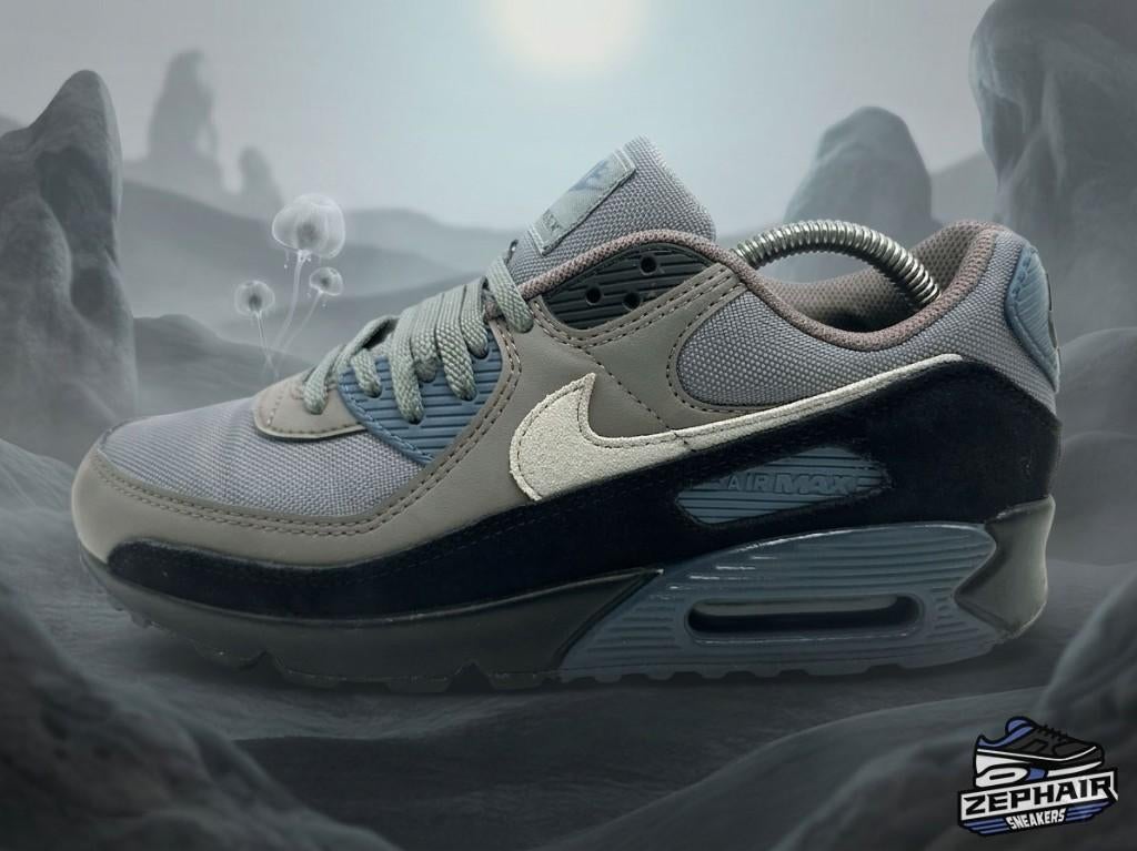 Nike Air Max 90 'Smoke Grey/Diffused Blue' EU42.5 2025, Blauw, Nike, Ophalen of Verzenden, Sneakers
