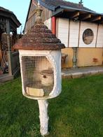 Gepatineerd betonnen volière, Ophalen, Volière