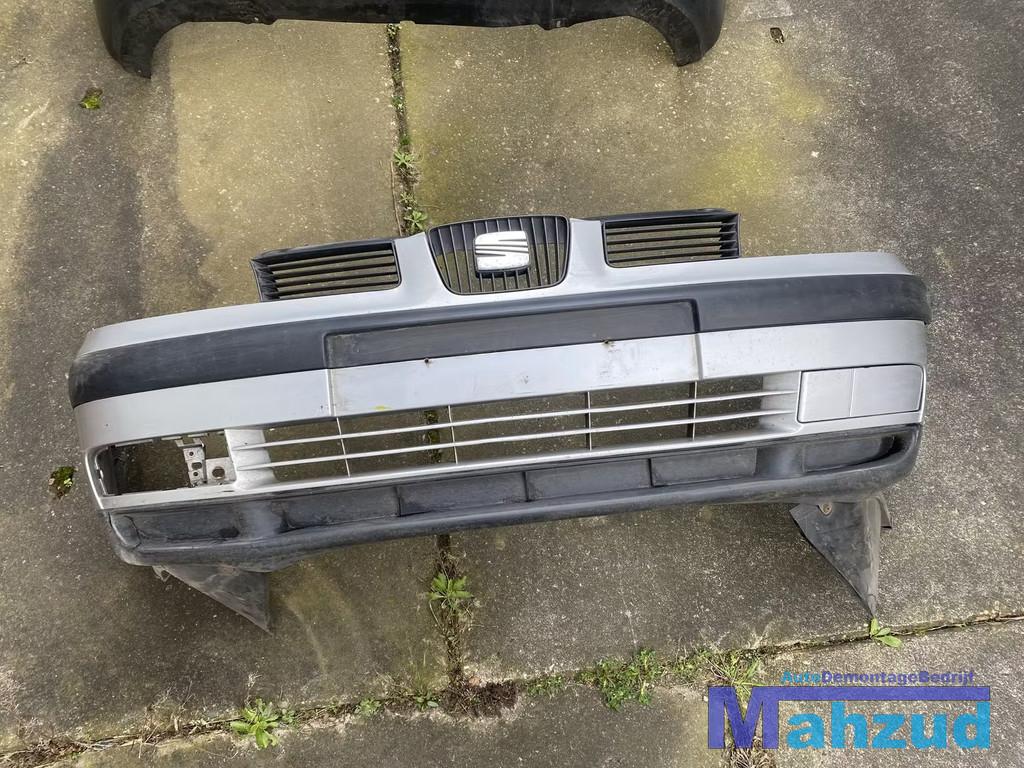 SEAT IBIZA 2 6K1 cordoba zilver voorbumper 1993-2002, Auto-onderdelen, Gebruikt, Voor, Autovia A-2, Km 585 585
08760  Martorell, ES