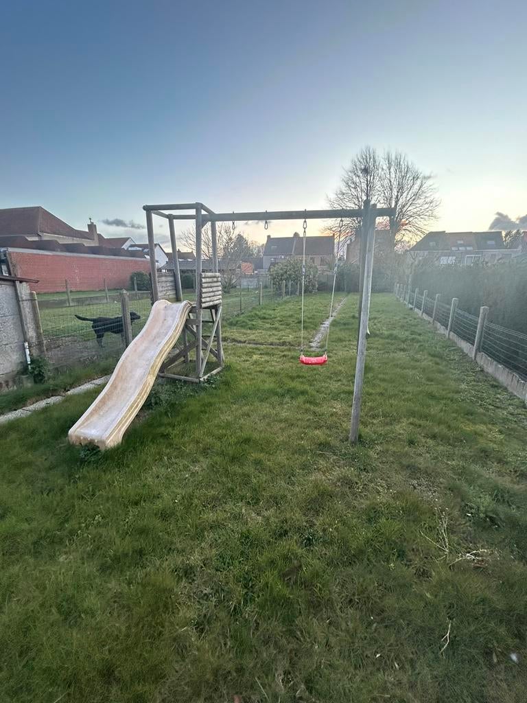 Glijbaan en schommel, Enlèvement, Utilisé, Toboggan