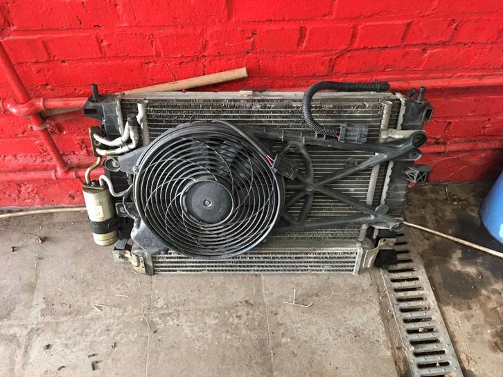 RADIATEUR OPEL MERIVA A 1700 TURBO DIESEL, Autos : Pièces & Accessoires, Autres pièces automobiles, Opel, Utilisé, Enlèvement