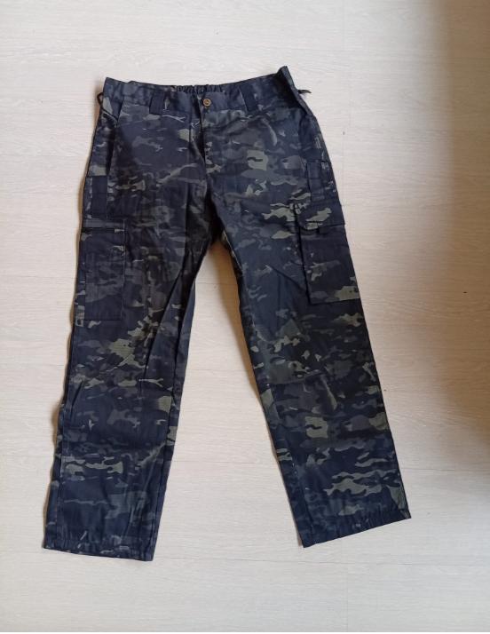 Pantalon camouflé XL (neuf), Vêtements | Hommes, Pantalons, Enlèvement, Neuf, Taille 56/58 (XL), Autres couleurs