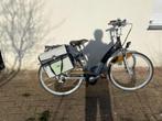 Electrische Batavus fiets, Ophalen, Zo goed als nieuw, 30 tot 50 km per accu, Batavus
