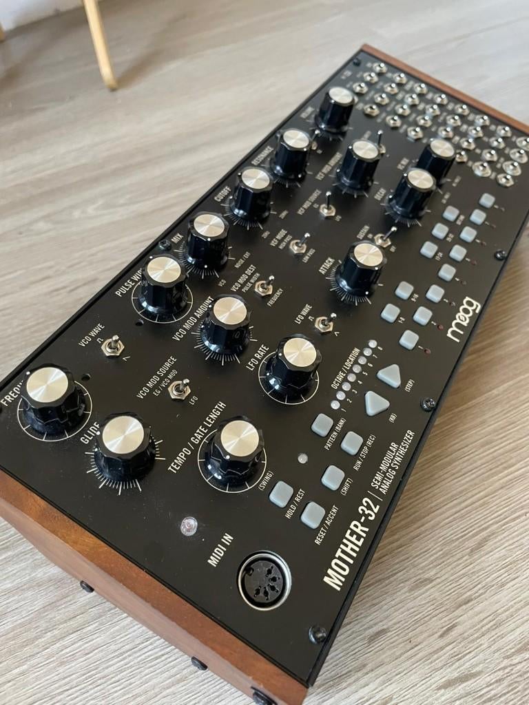 Moog Mother 32, Musique & Instruments, Synthétiseurs, Autres marques, Comme neuf, Avec connexion MIDI, Enlèvement ou Envoi