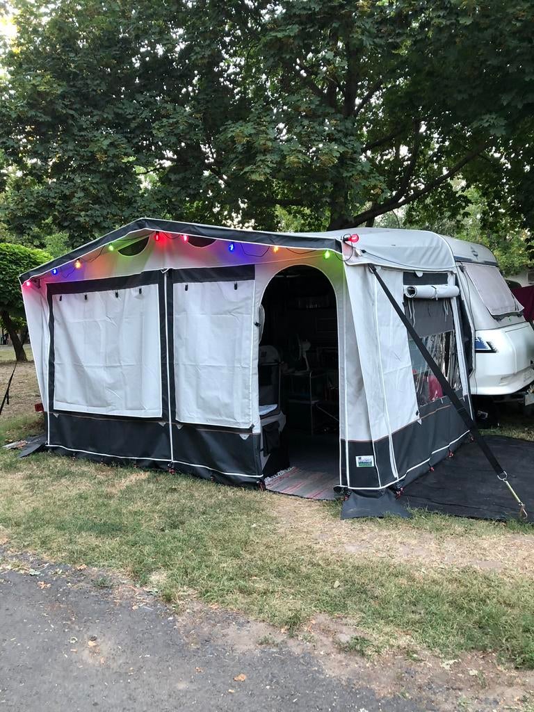 Voortent, Caravans en Kamperen, Tenten, Ophalen, Zo goed als nieuw