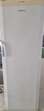 Beko diepvries 223L te koop – werkt perfect, Elektronische apparatuur, Vriezers en Diepvrieskisten, 160 cm of meer, Ophalen, Vrieskast