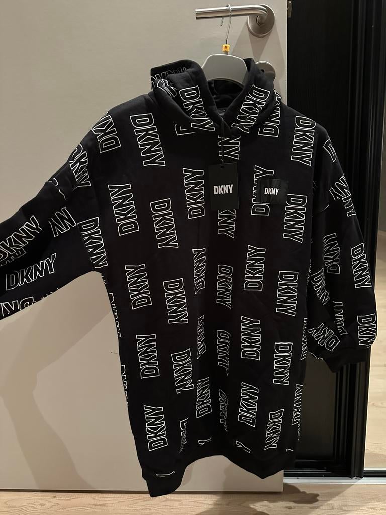 A vendre robe à capuche DKNY, Enlèvement ou Envoi, Comme neuf, Fille, Robe ou Jupe