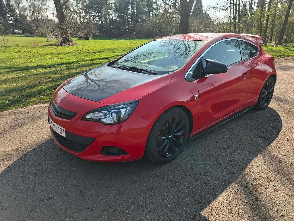opel astra gtc opc line, Auto's, Voorwielaandrijving, 4 zetels, 1600 cc, Zwart