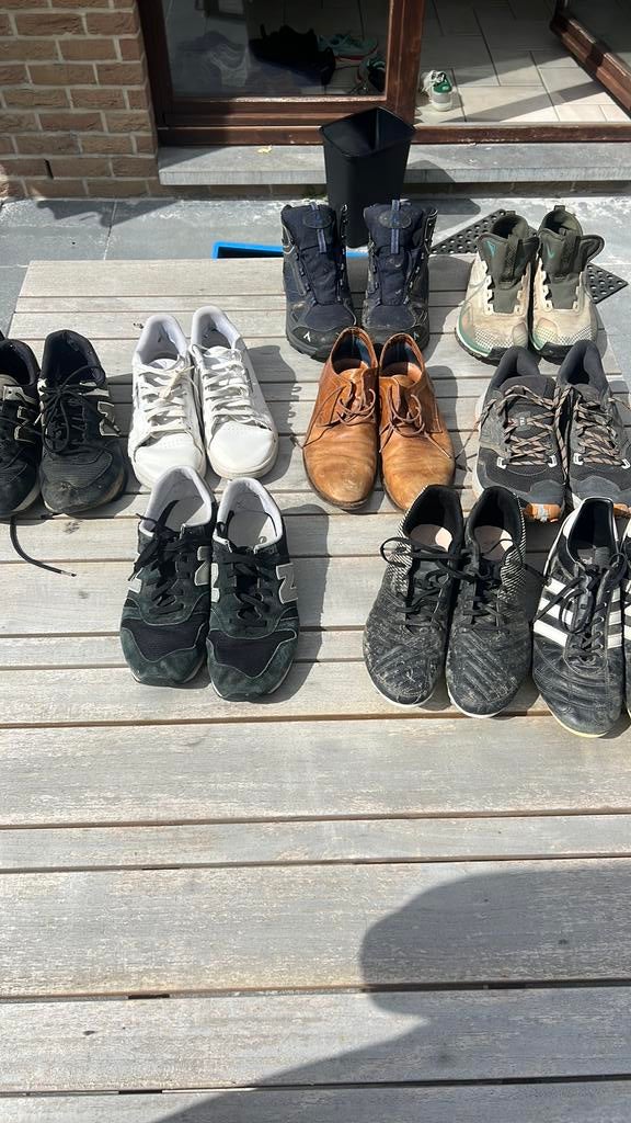 Lot chaussures homme 44 (Nike, Adidas, NB , football, trail), Kinderen en Baby's, Kinderkleding | Schoenen en Sokken, Zo goed als nieuw