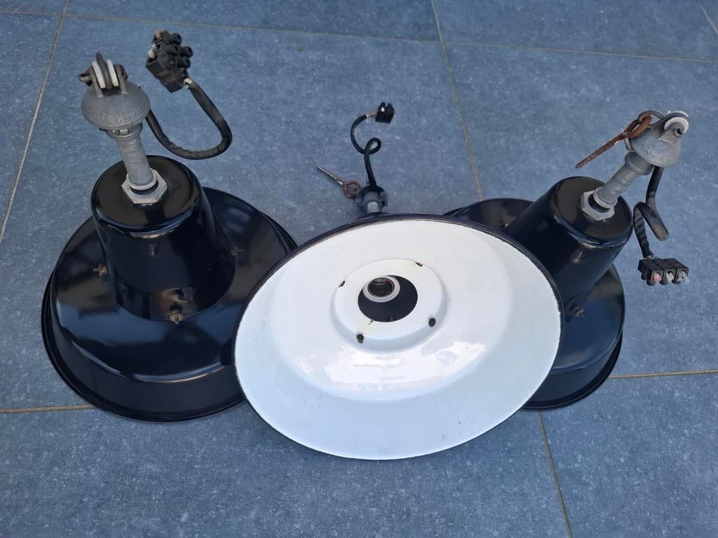 3 Suspensions industrielles, Enlèvement ou Envoi