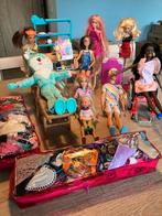 8 Barbie-poppen + lot accessoires, Kinderen en Baby's, Speelgoed | Poppen, Ophalen, Gebruikt, Barbie