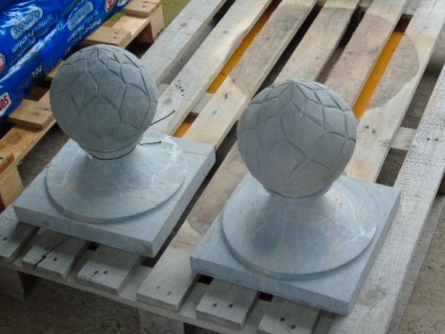 kolomkop in blauwe hardsteen, kool of eikel, Tuin en Terras, Tuinwanddecoratie, Nieuw, Ophalen