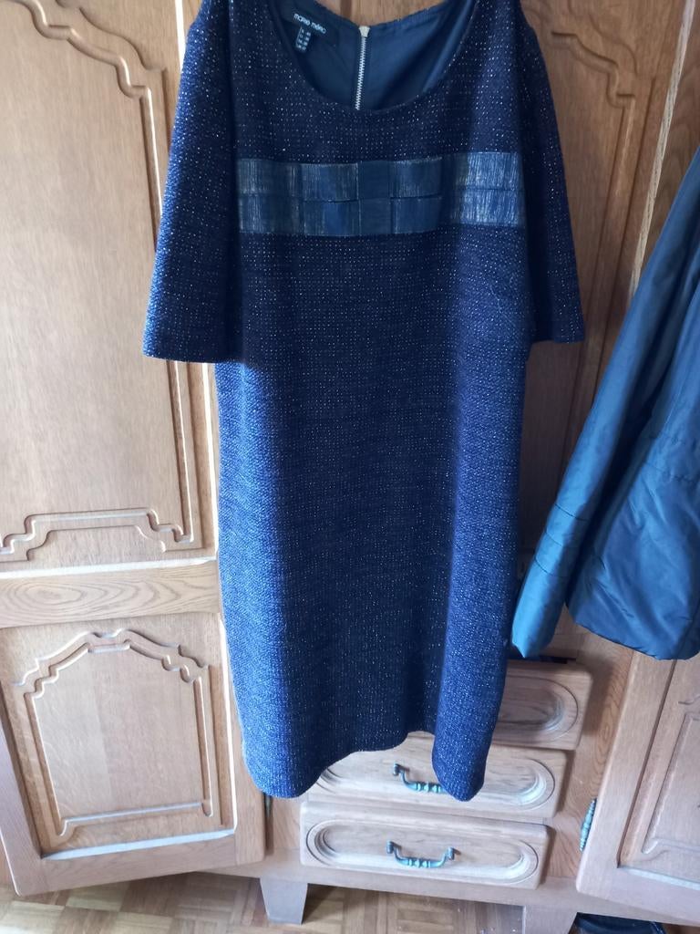 Heel mooi kleedje met strikje op voorzijde, Kleding | Dames, Ophalen