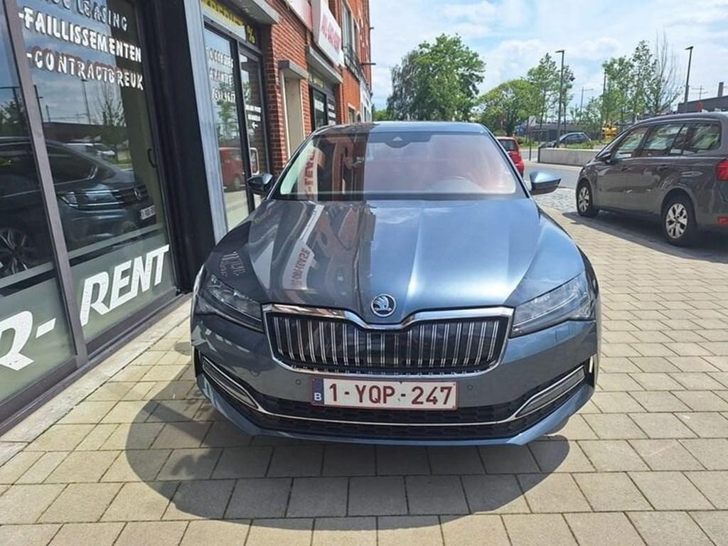 Skoda Superb 1.4 TSI ACT Style DSG + PACK CORPORATE PLUS -, Automaat, 4 deurs, Zwart, 35 g/km