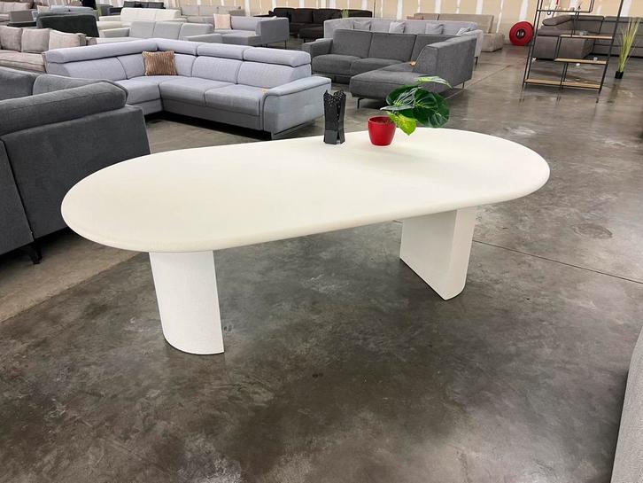 Nouvelle table design d'aspect MORTEX/béton — 695€, Maison & Meubles, Tables | Tables à manger, Comme neuf, Enlèvement ou Envoi