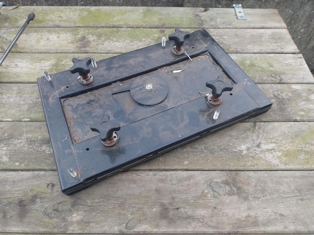 Draaiplateau dubbele passagiersstoel VW Transporter T4, Caravans en Kamperen, Mobilhome-accessoires, Zo goed als nieuw, Ophalen