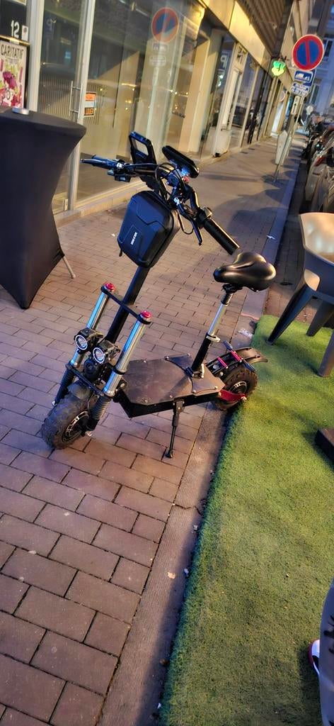 Trottinette électrique 5600watt double moteur, Enlèvement, Utilisé