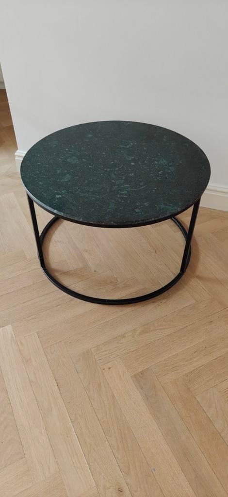 Marmeren salontafel, Enlèvement