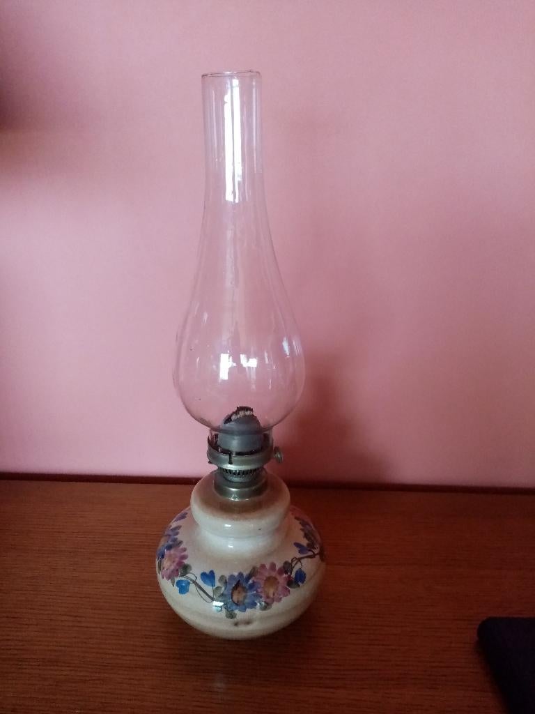 Lampe à pétrole ancienne, Antiquités & Art, Antiquités | Éclairage, Enlèvement