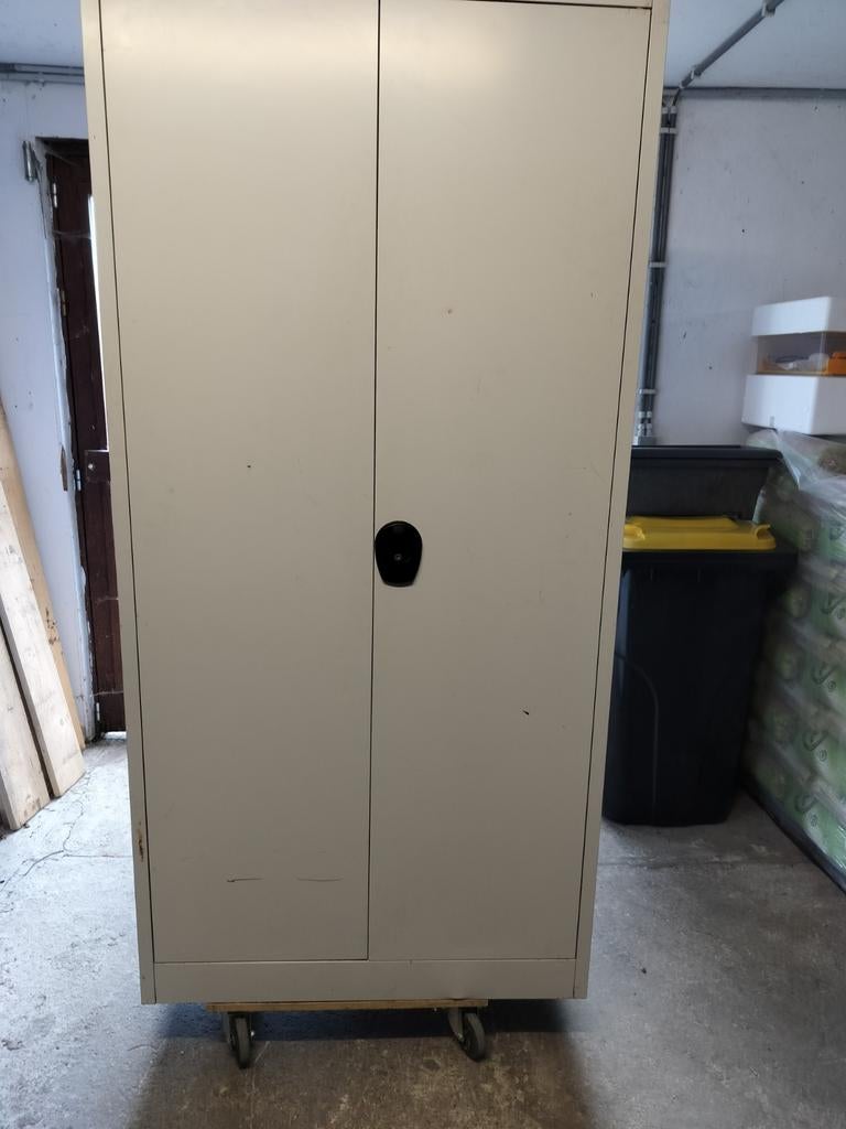 Armoire métallique
