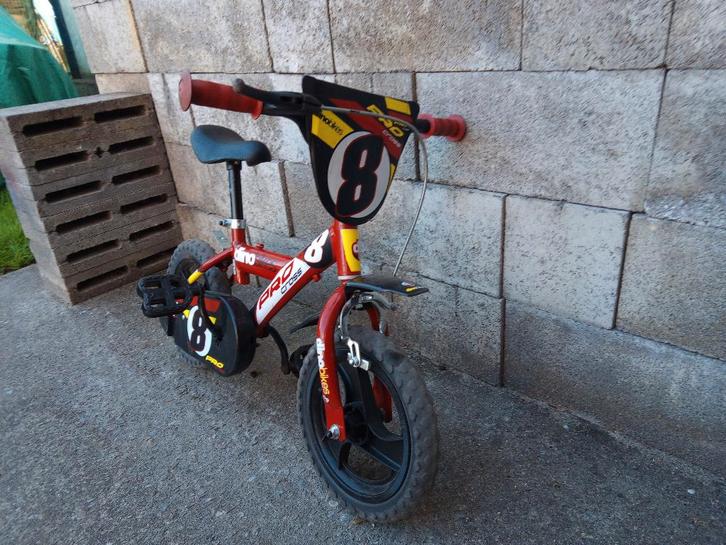 vélo enfant 2à5 ans, Vélos & Vélomoteurs, Vélos | Vélos pour enfant, Utilisé, Moins de 16 pouces, Stabilisateurs, Enlèvement