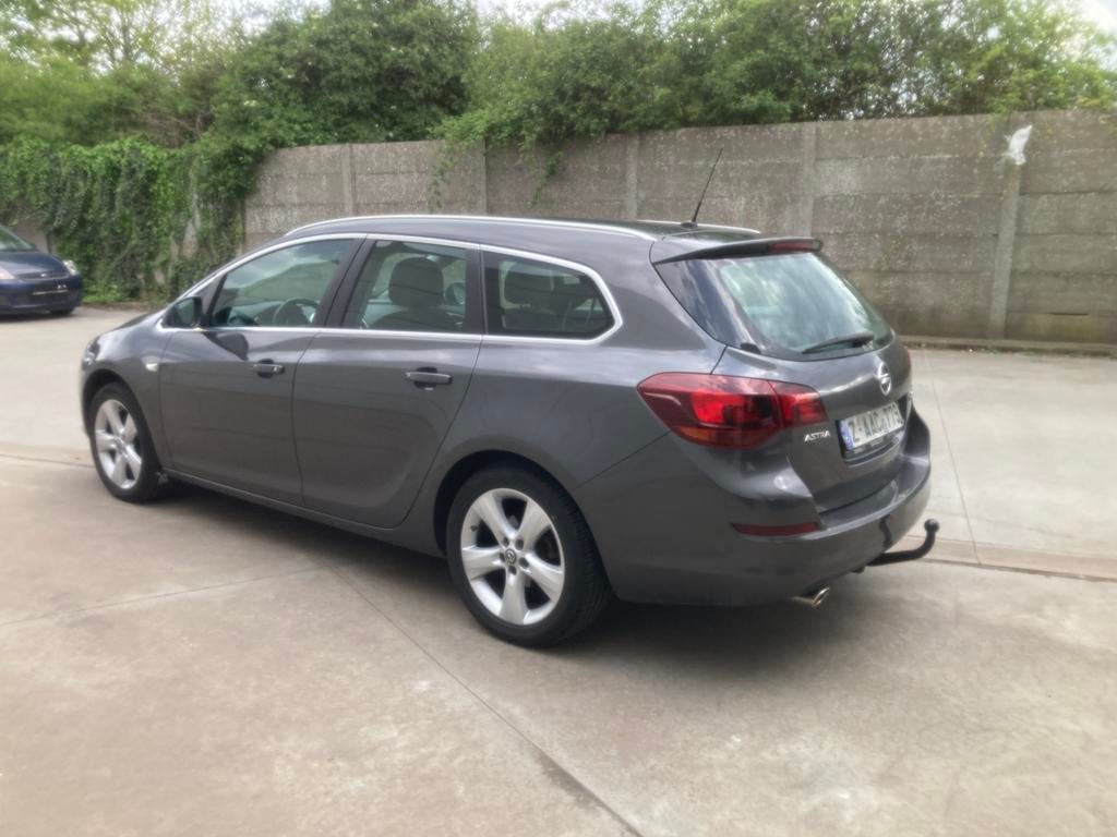 OPEL ASTRA BREAK 1.4 essence avec 98 000 km *Sport*remorque*, Autos, Achat, Entreprise, 5 portes, Tissu