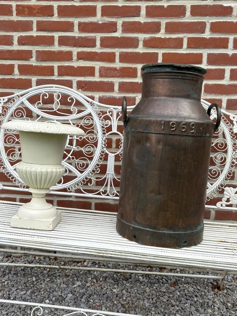 Tuindecoratie 1969 kruik en een gietijzeren bloempot, Tuin en Terras, Ophalen, Gebruikt