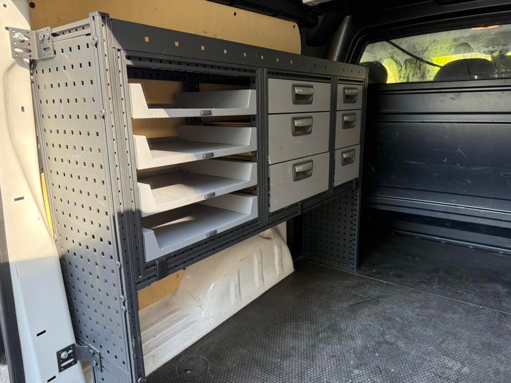 Armoire utilitaire, aménagement utilitaire, Mailto:salg@dkt-auto.dk, Comme neuf, Modul-System, https://maps.app.goo.gl/uihmvkzmcpMKougDA