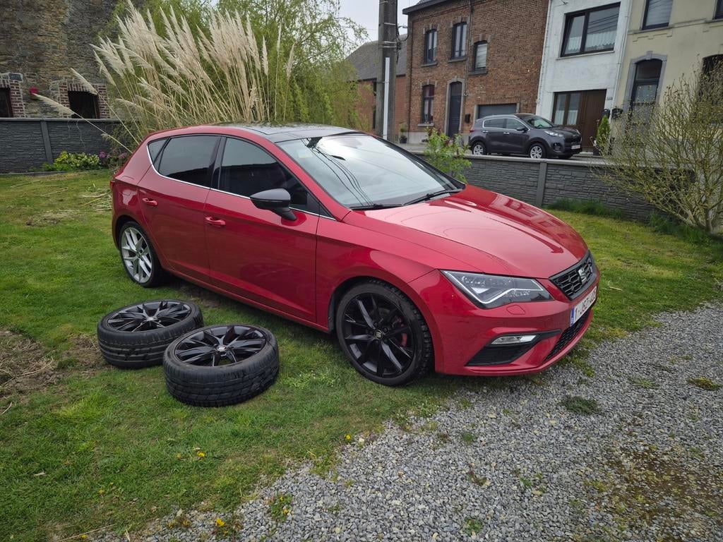 SEAT Leon FR Black Edition 2 – FULL OPTIONS – 150cv – 2020, Autos, Seat, Particulier, Leon, Caméra de recul, Android Auto, Apple Carplay