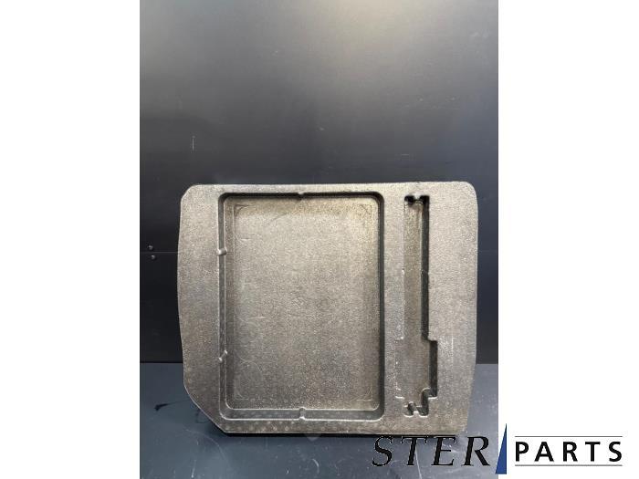 Compartiment de rangement d'un Mercedes C-Klasse, 3 mois de garantie, Utilisé, -, -