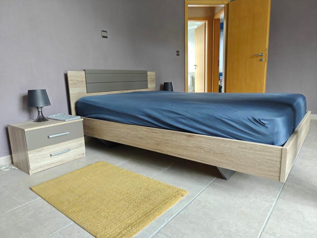 Lit moderne 140 cm -- ÉTAT NEUF, Enlèvement, Comme neuf, Queen size, Modern
