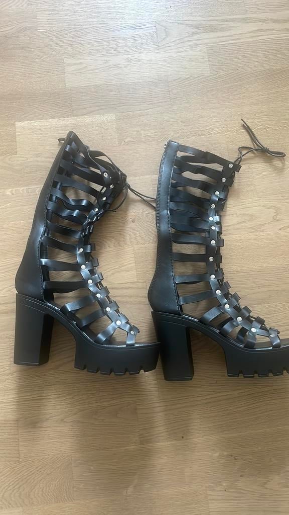 Laarzen met hak, nooit gedragen, maat 40, Neuf, Enlèvement, Bottes hautes, Noir