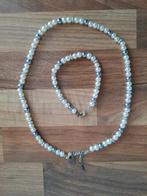 VOLLEDIG NIEUW parelketting met bijpassende armband, Bijoux, Sacs & Beauté, Colliers, Enlèvement, Neuf, Blanc