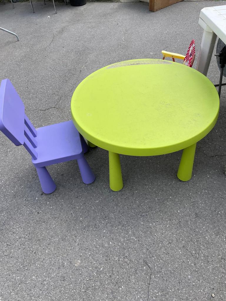 Table pour enfants avec chaise assortie, Enlèvement, Comme neuf