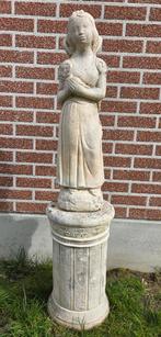 Antiek tuinbeeld Sneeuwwitje/meisje met vogel op sokkel, Tuin en Terras, Ophalen, Gebruikt, Mensenbeeld