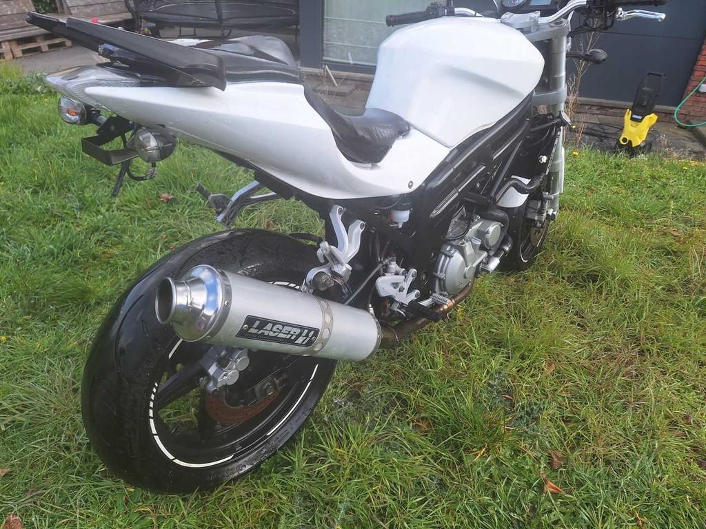 Hyosung GT650 Motocyclette, Motos, Motos | Hyosung, Entreprise, Autre