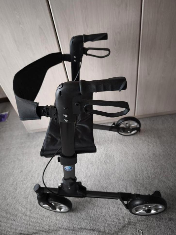 Quava  Rollator, Diversen, Rollators, Zo goed als nieuw, Lichtgewicht, Opvouwbaar, Ophalen