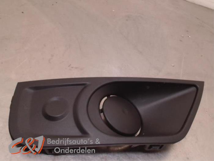 Afdekplaat mistlamp rechts van een Renault Master, Auto-onderdelen, Verlichting, Renault, Gebruikt, 3 maanden garantie, Ophalen of Verzenden