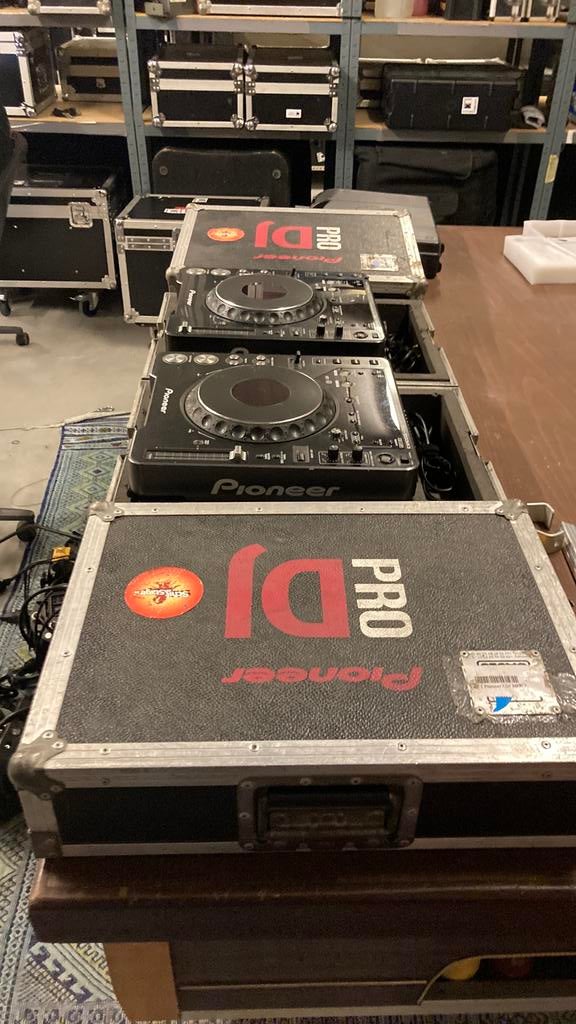 Pioneer CDJ-1000MK3 (2 stuks) met flightcase, Muziek en Instrumenten, Dj-sets en Draaitafels, Ophalen, Gebruikt, Pioneer