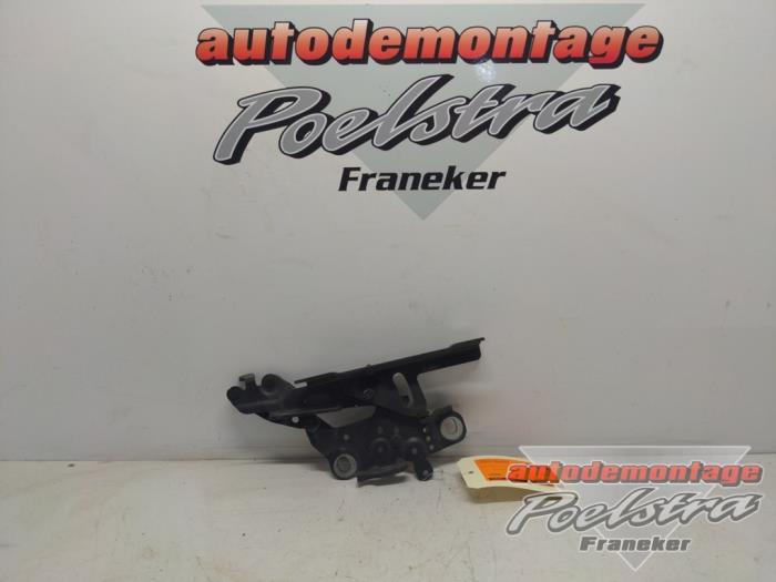 Charnière capot d'un BMW 1-Serie, -, 3 mois de garantie, Utilisé, -