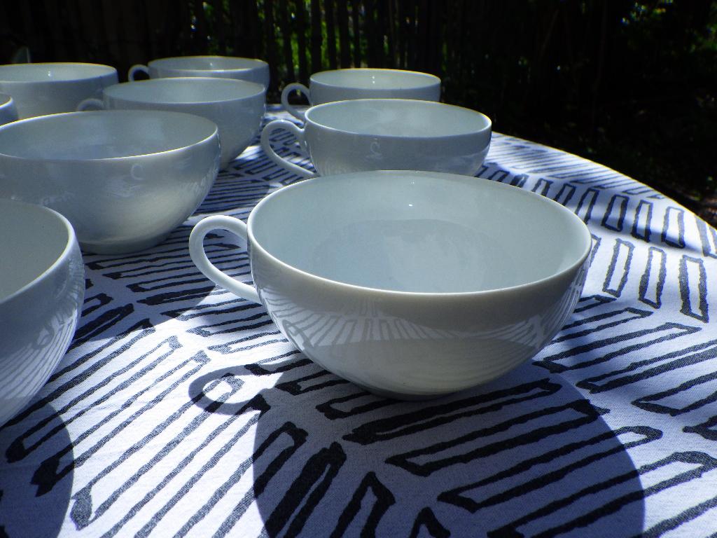 tasses de thé, porcelaine fine, Maison & Meubles, Cuisine | Vaisselle, Uni, Enlèvement, Utilisé, Porcelaine
