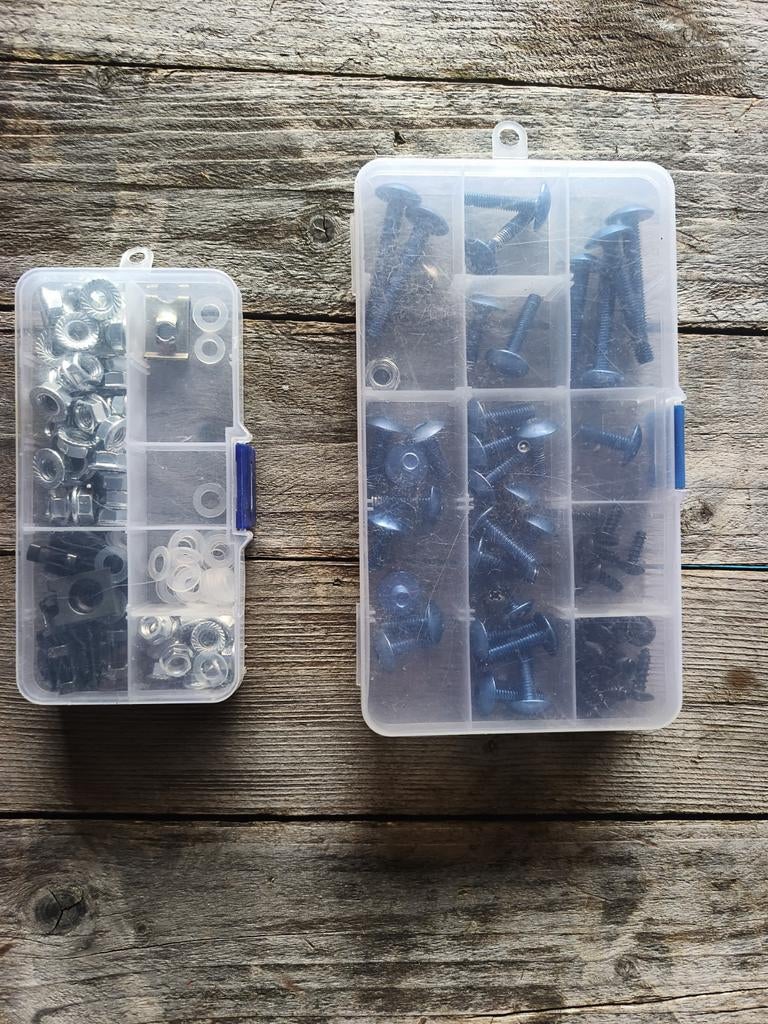 Auto schroeven en bouten set motorkap (deels nieuw), Motoren, Ophalen of Verzenden, Zo goed als nieuw