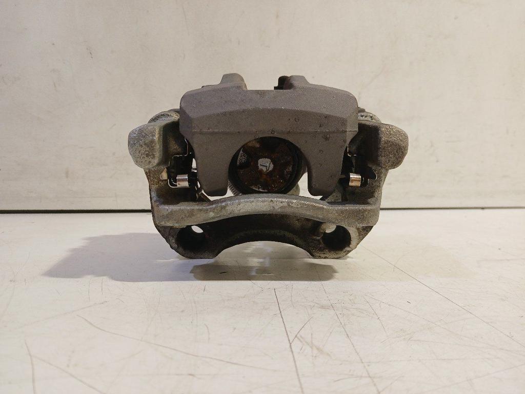 Remklauw rechts achter Toyota Prius, Onderdelen@venauto.nl, Van der Ven Autorecycling B.V., Ettenseweg 76, 4706 PB Roosendaal, The Netherlands