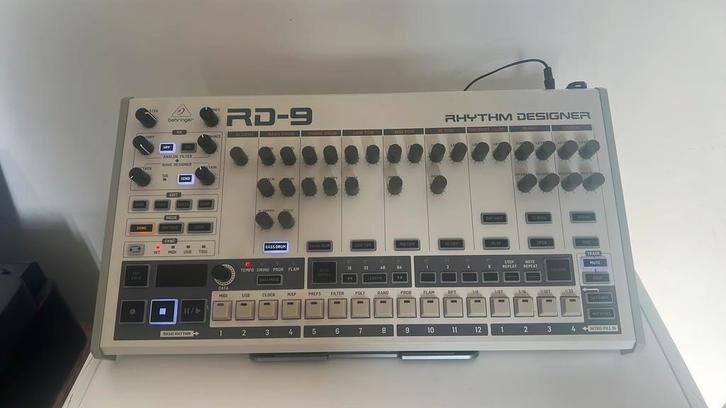 Behringer RD-9 – Analoge Drum Machine, Muziek en Instrumenten, Synthesizers, Zo goed als nieuw, Ophalen of Verzenden