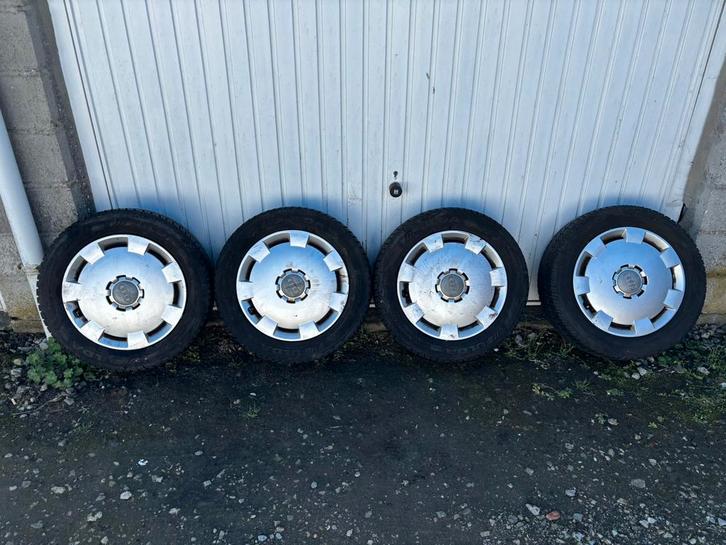 Te koop: set velgen met banden voor Audi a3, Autos : Pièces & Accessoires, Pneus & Jantes, Pneu(s), Enlèvement