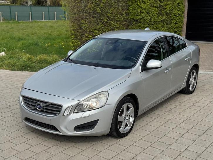 VOLVO S60/1.6 DIESEL/CLIMATISATION ! / EURO 5, Autos, Volvo, Particulier, S60, ABS, Airbags, Air conditionné, Bluetooth, Ordinateur de bord